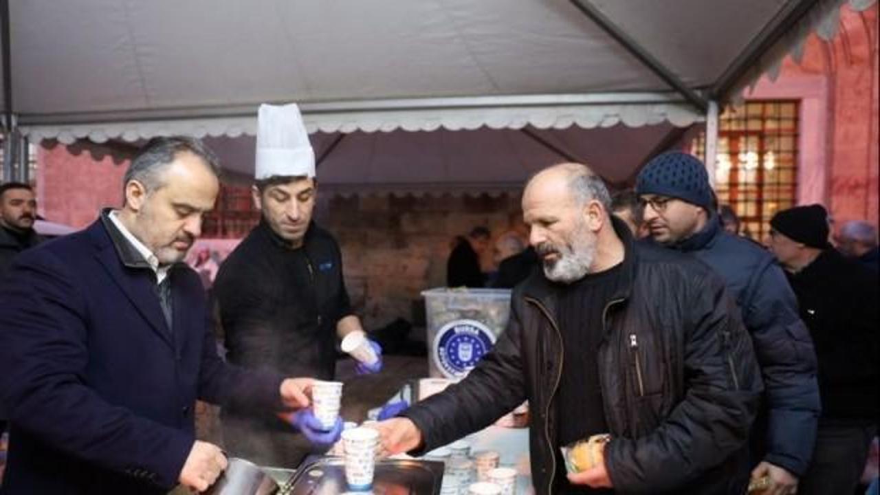 Bursa'da yeni yılın ilk günü Ulucami doldu taştı