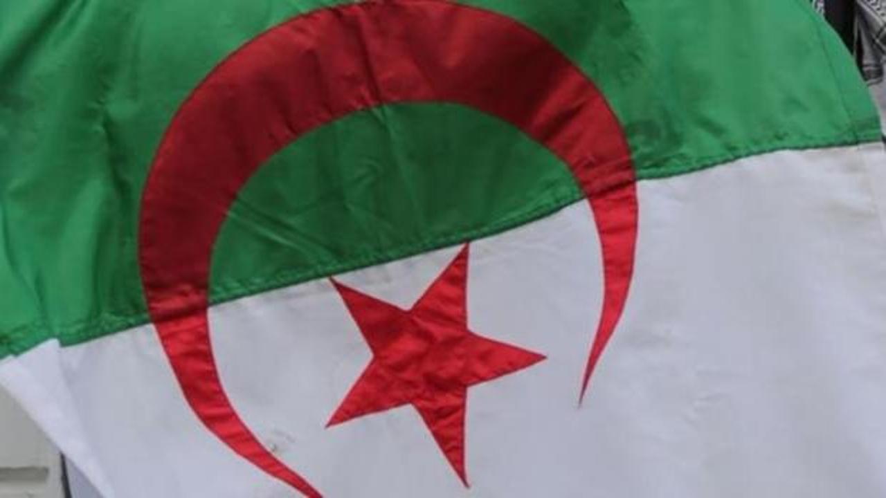 Cezayir'de yeni hükümet kuruldu