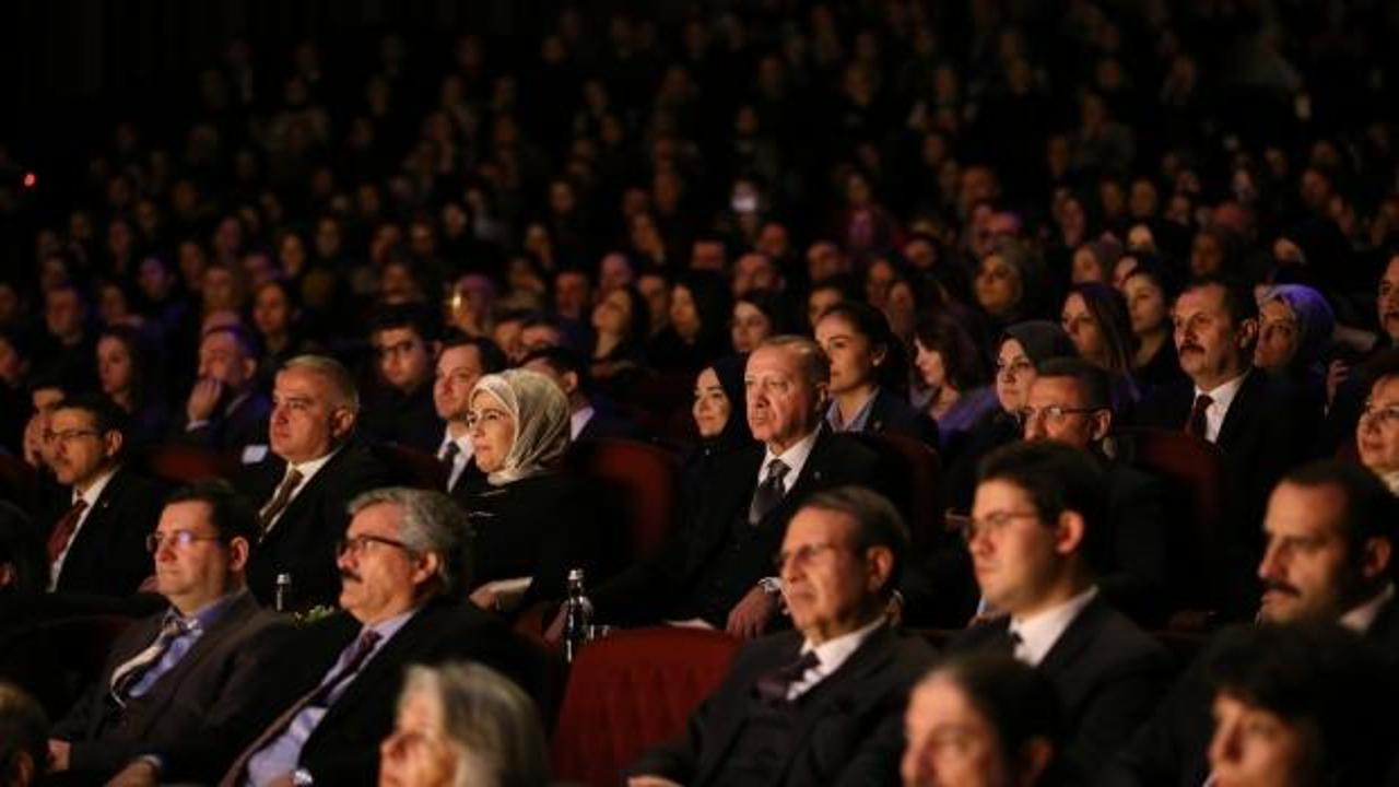 Cumhurbaşkanı Erdoğan, Leyla ile Mecnun oyununu izledi