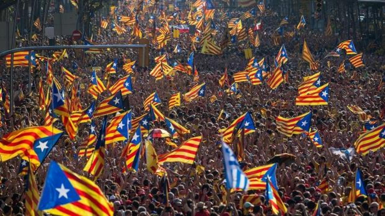 Katalonya parlamentosu, İspanya devletini "darbe yapmakla" suçladı