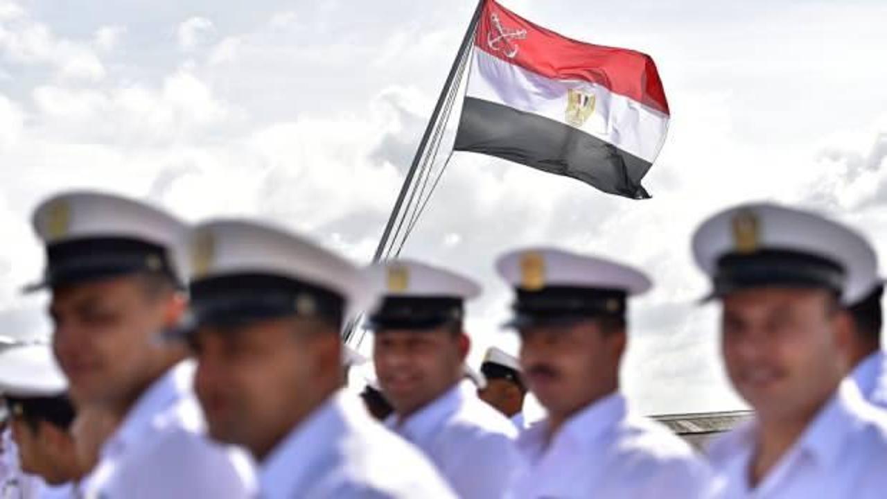 Mısır ordusundan Akdeniz'de tatbikat