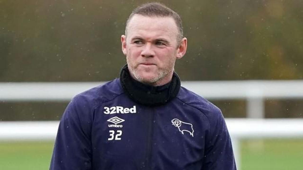 Wayne Rooney oyuncusunu sakatladı