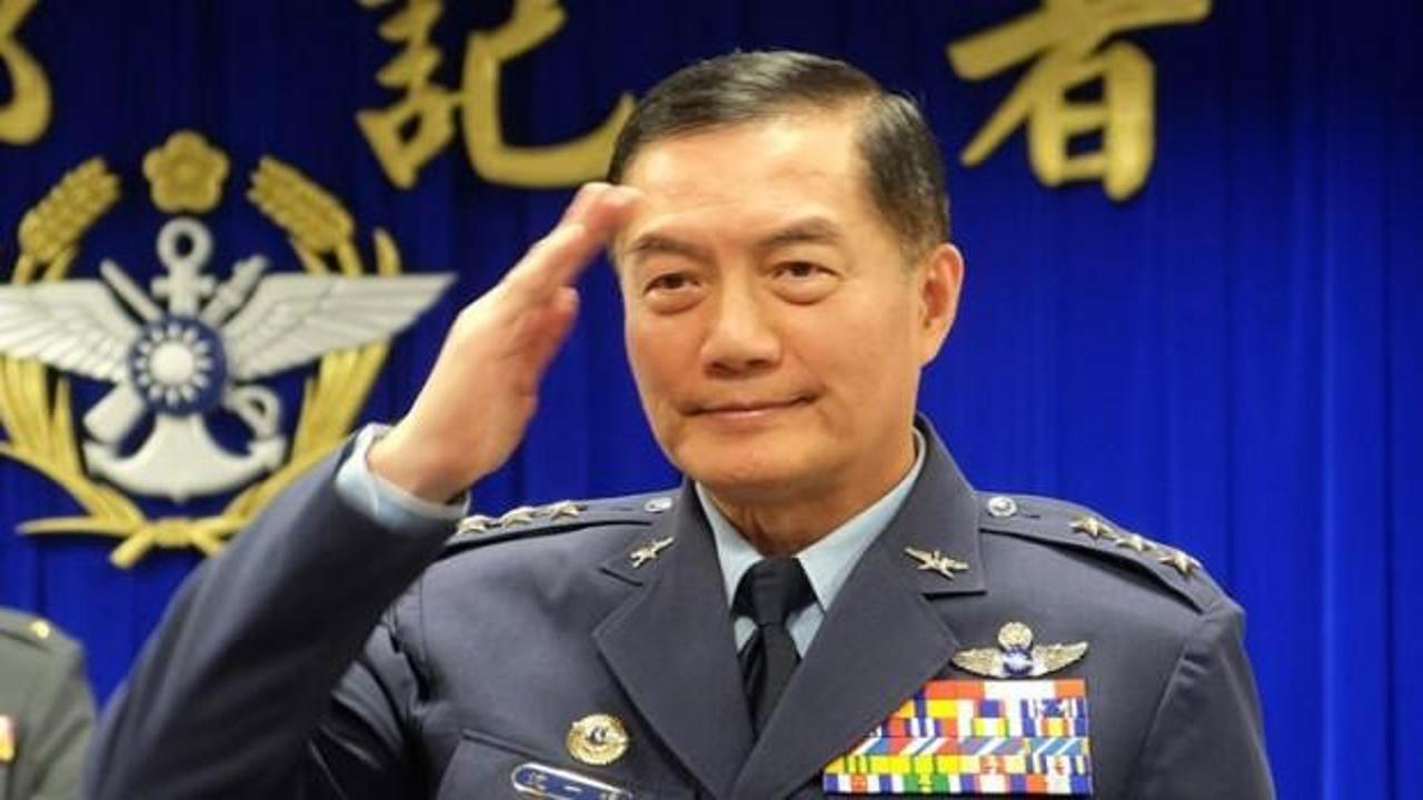 Tayvan'da askeri helikopter düştü! Genelkurmay Başkanı öldü