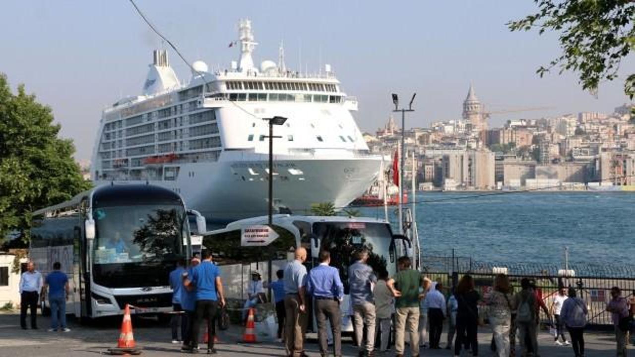 64 dev gemi İstanbul'a geliyor