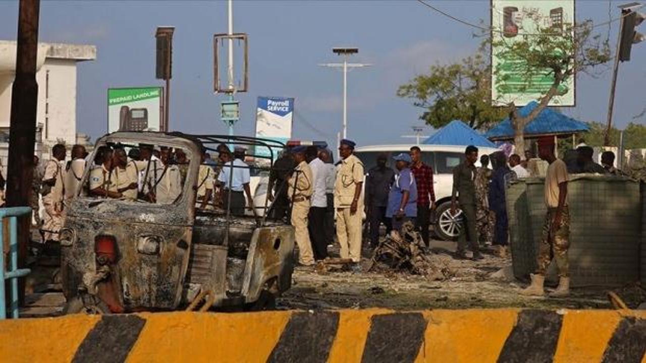 Mogadişu'da devlet binası yakınında büyük patlama