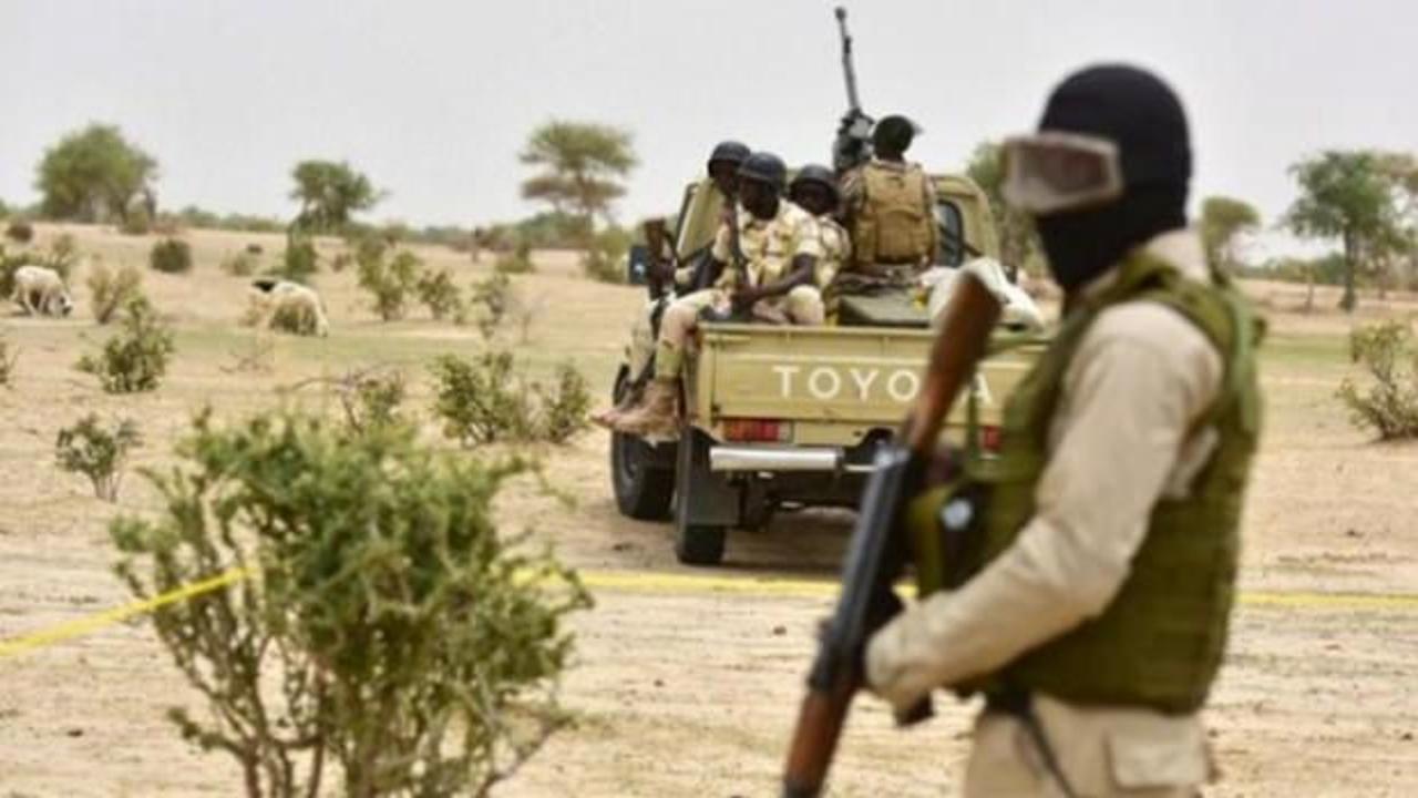 Nijer'de askeri kampa terör saldırısı: 25 ölü