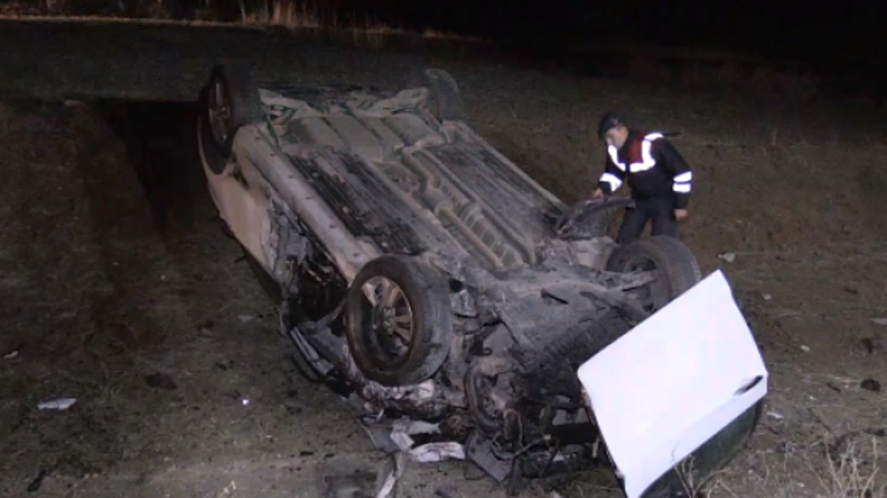 Yozgat'ta iki otomobil çarpıştı: 2'si polis 4 kişi yaralı