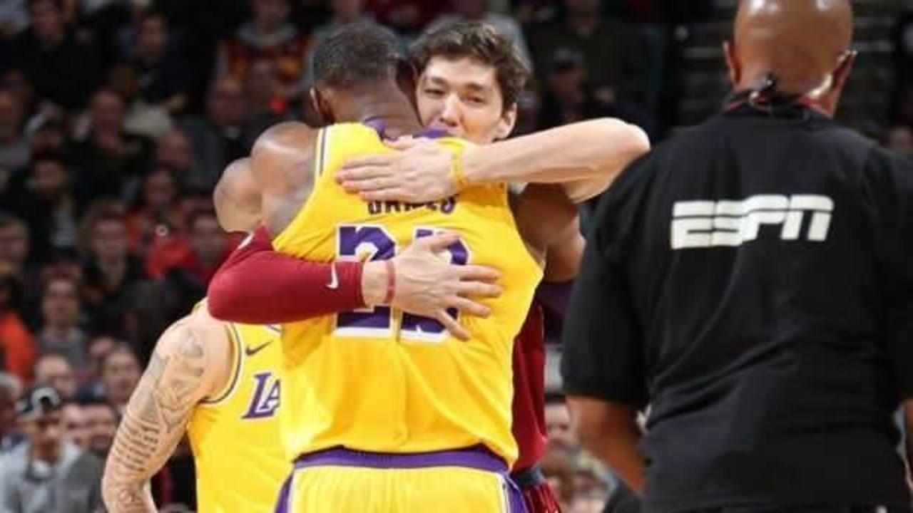 Cedi'li Cavs'i deviren Lakers'ın galibiyet serisi 9 maça çıktı