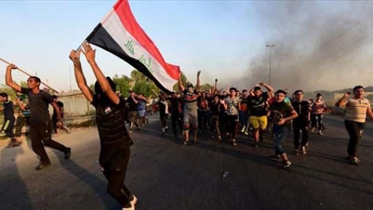 Irak'ta göstericiler hükümeti tehdit etti