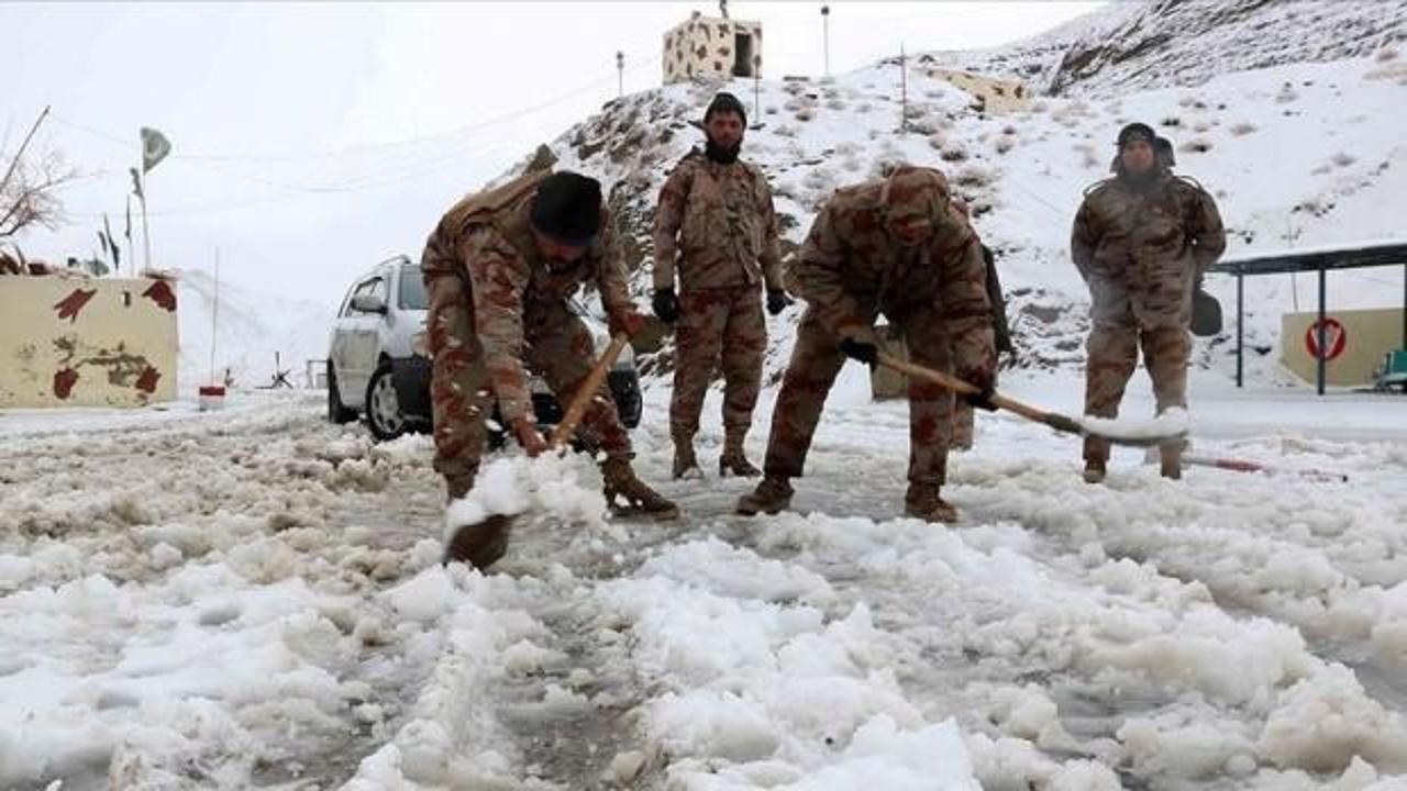 Pakistan'da kar yağışı sebebiyle ölenlerin sayısı 57'e çıktı