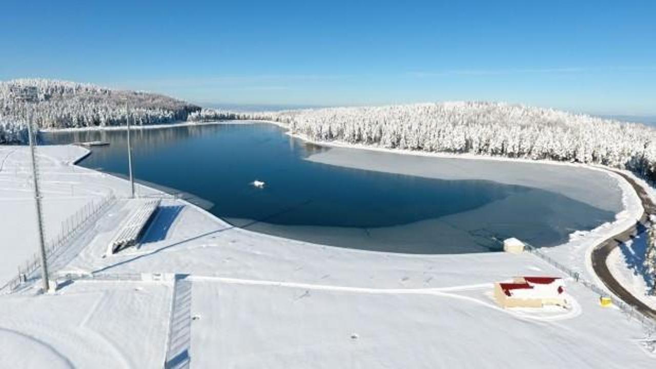 Fenerbahçe'nin tesislerindeki göl dondu!