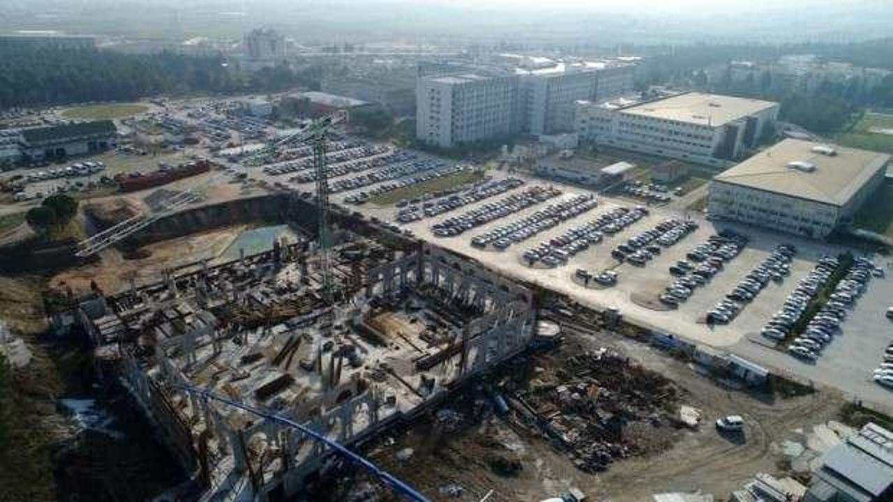 Yeni Camii'nin y&uuml;zde 35'i tamamlandı