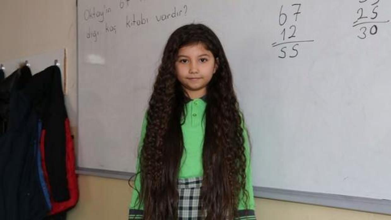 8 yaşındaki Zeynep gönülleri fethetti!