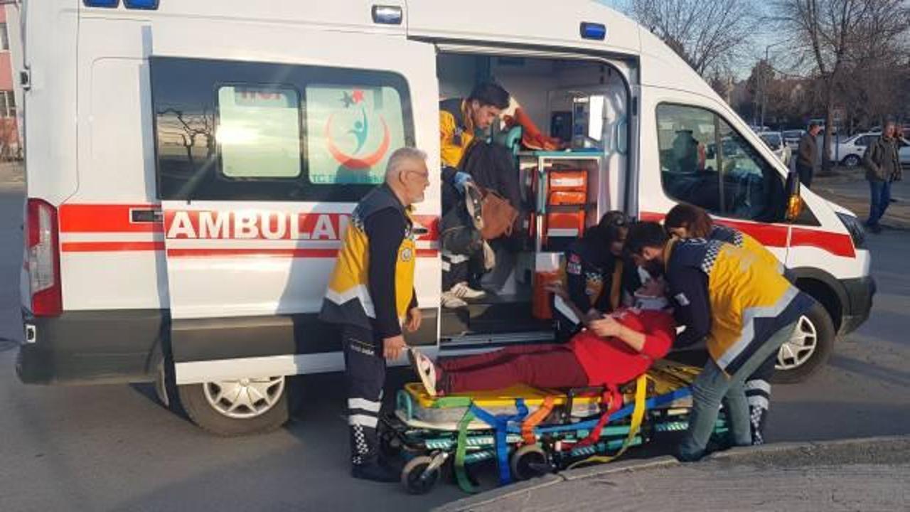 Erzincan'da iki otomobilin çarpıştığı kazada 4 kişi yaralandı