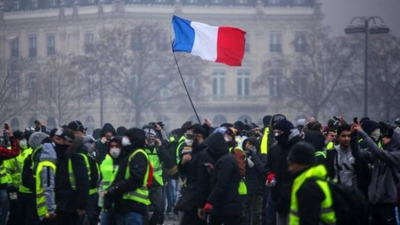 Fransa 'polis devleti' olma yolunda emin adımlarla ilerliyor