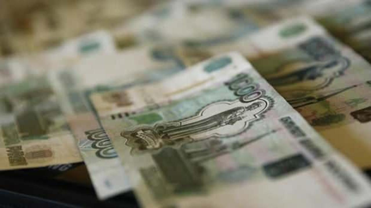 Rusya 2,5 trilyon ruble kaybetti