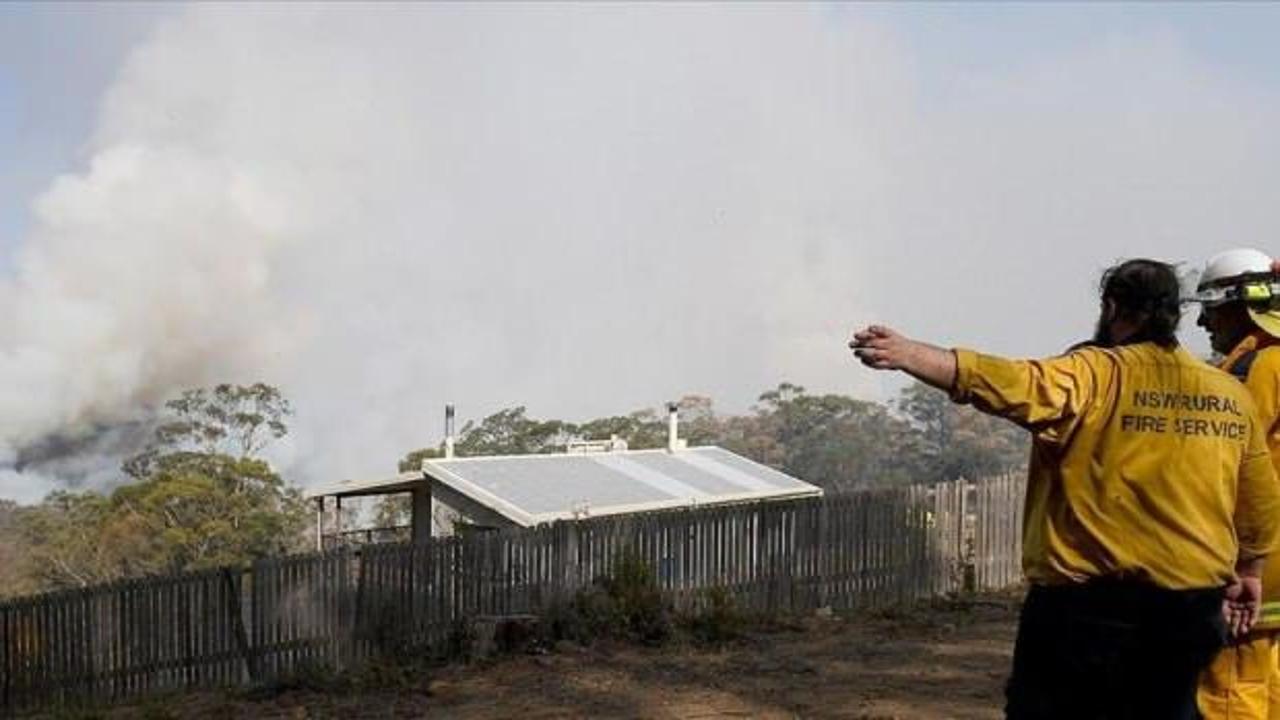 Yangınlar nedeniyle Canberra Havalimanı uçuşlara kapatıldı