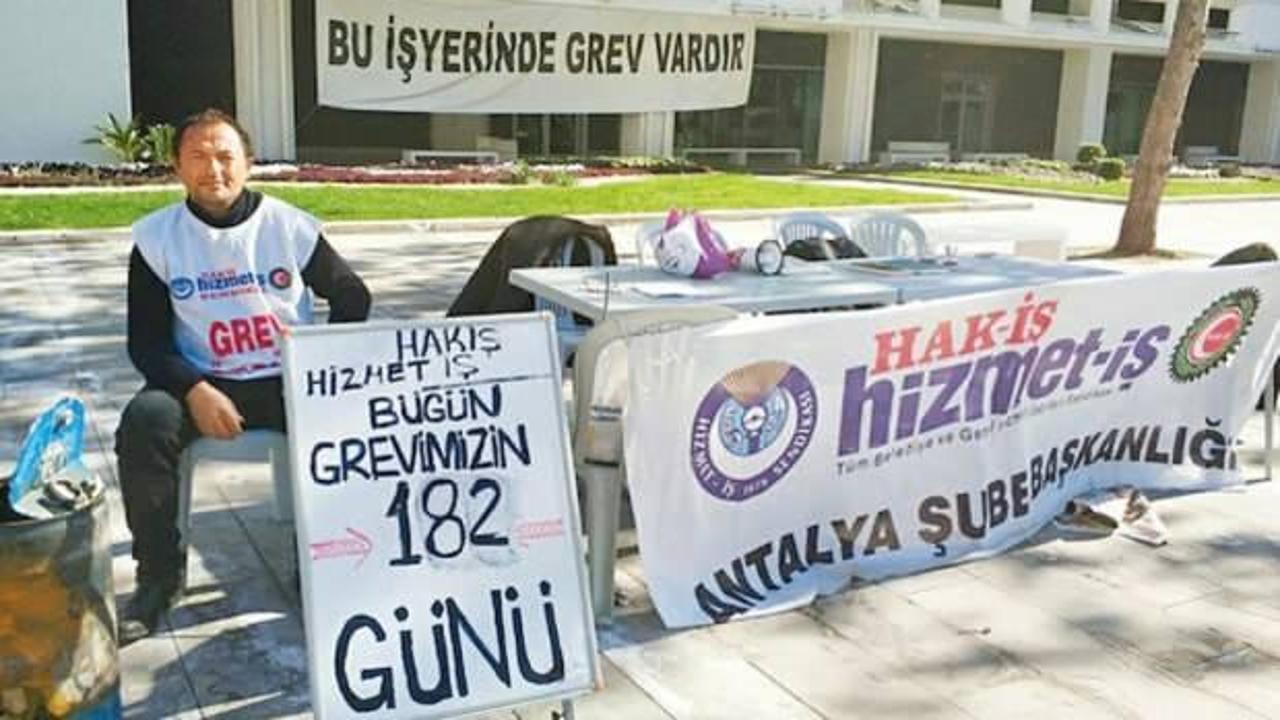 CHP'li belediyenin önünde tek başına grev başlattı