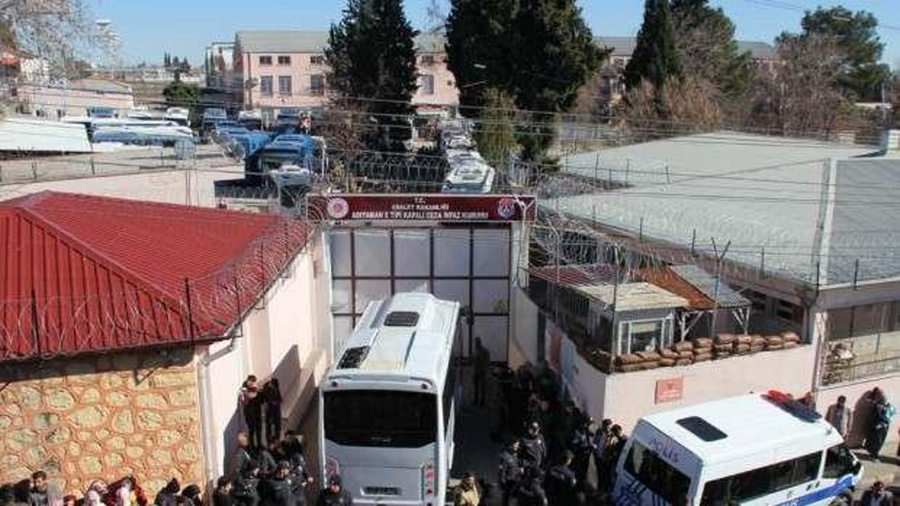 Depremde hasar gören cezaevi tamamen boşaltıldı