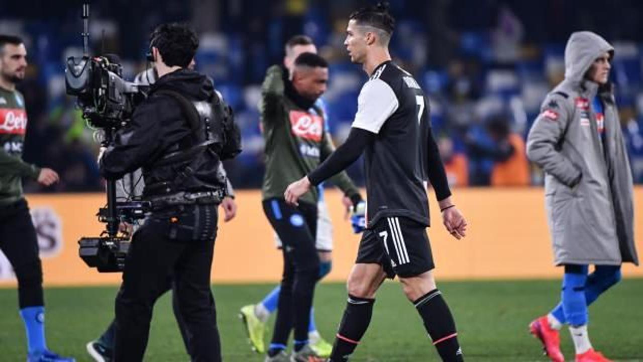 Juventus, Napoli deplasmanında yıkıldı
