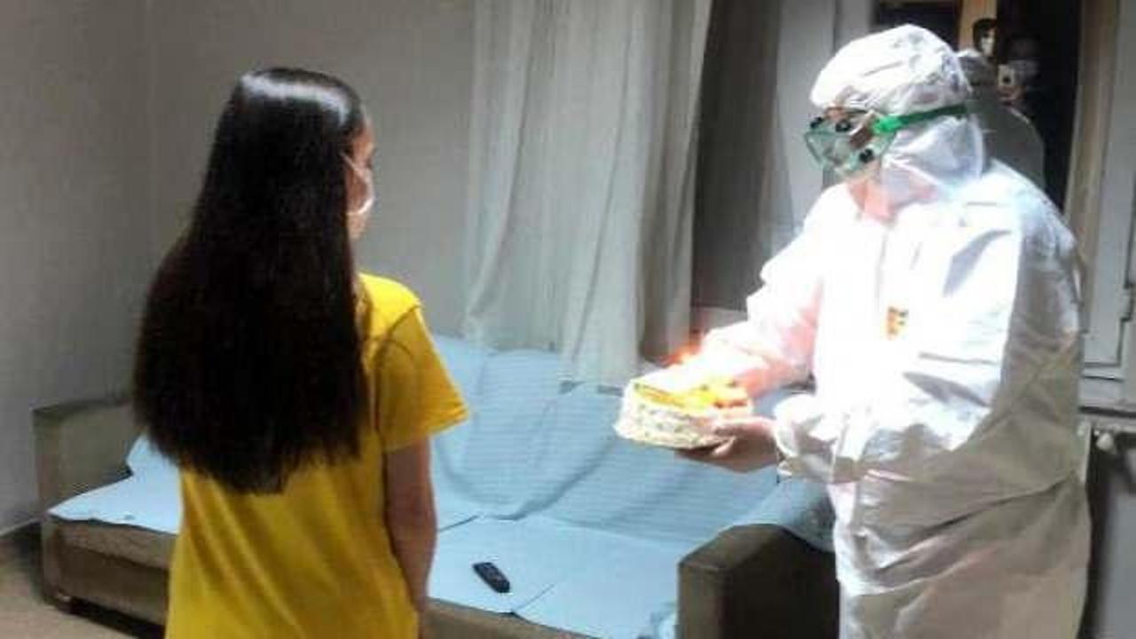 Bakan Koca Vuhan'dan getirilen öğrencinin doğum gününü kutladı