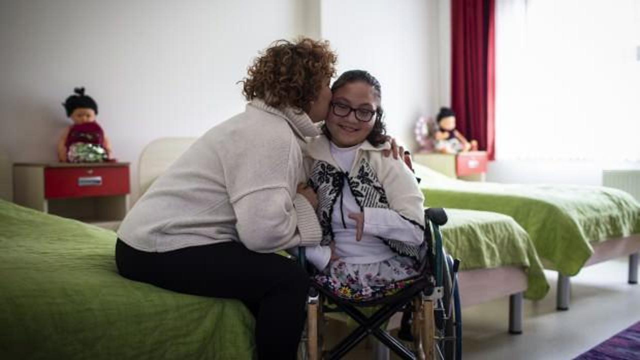 Devletin sahip &ccedil;ıktığı İrem ve Melek, engelleri sevgi ve eğitimle aştı 