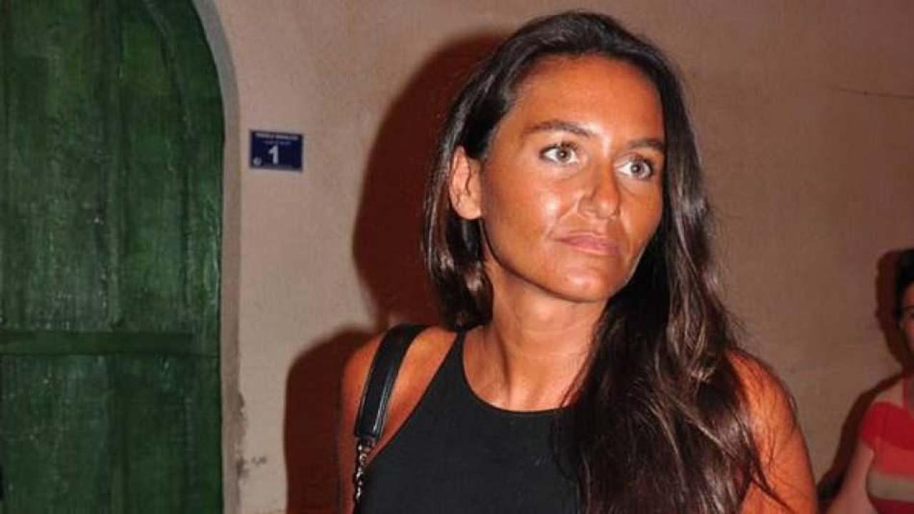 Eda Taşpınar abarttı! Bu kez de g&ouml;z&uuml;n&uuml; Iguana&rsquo;ya dikti