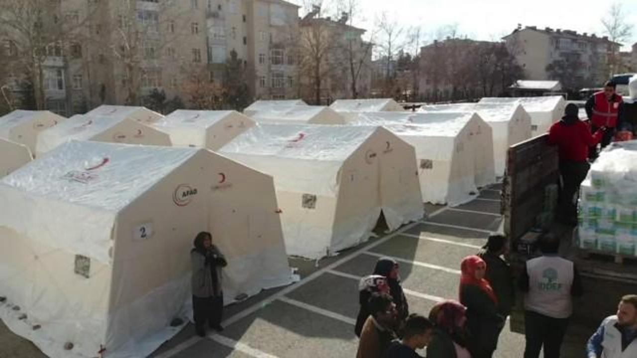 İDDEF, Elazığ'daki depremzedeleri yalnız bırakmadı