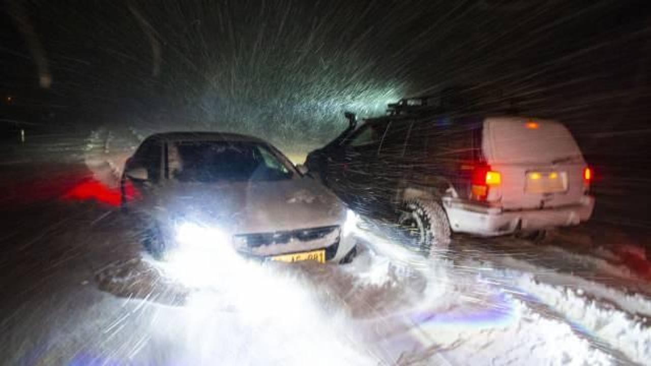 Iğdır-Ağrı kara yolu kar yağışı nedeniyle ulaşıma kapandı
