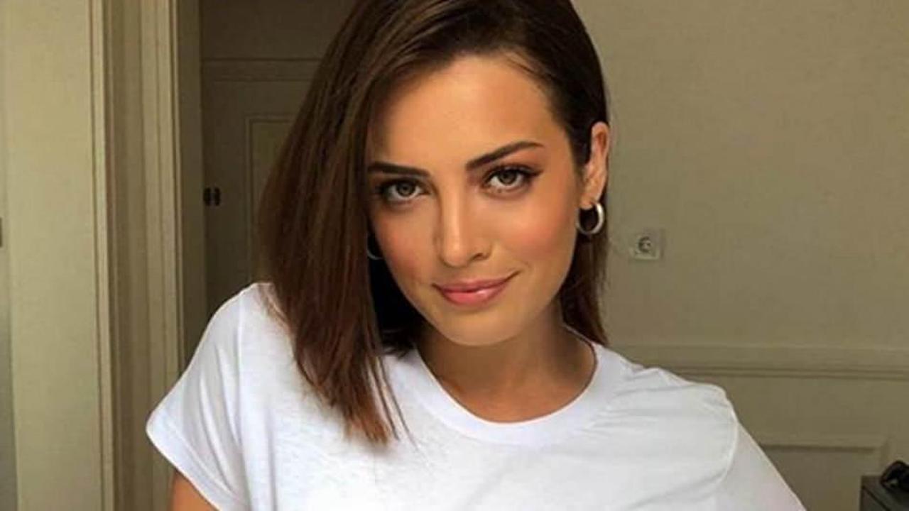 İrem Sak'ı babasının yanında utandıran soru!