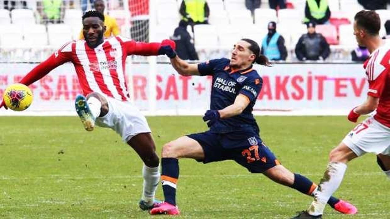 Sivasspor - Başakşehir maçı nefes kesti!