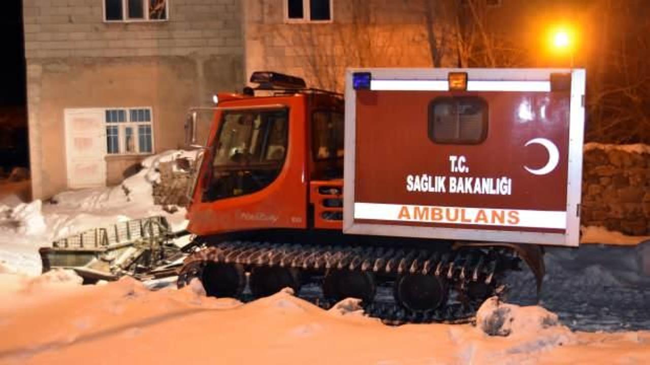 Bitlis’teki hastaların yardımına paletli ambulanslar yetişiyor