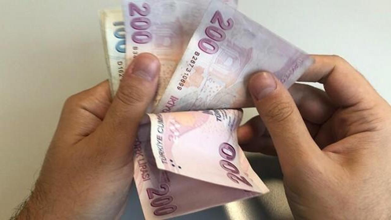 Hazine 1,5 milyar lira borçlandı