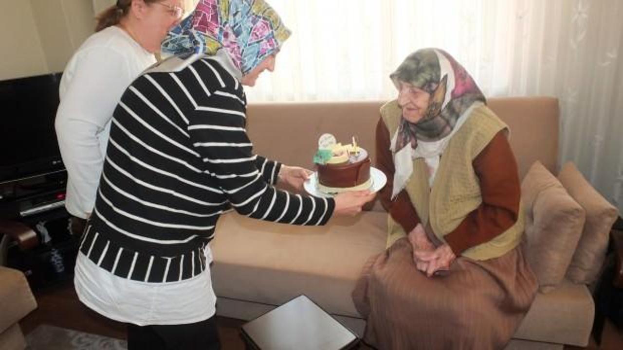 Leman nine 105. yaş gününü kutladı