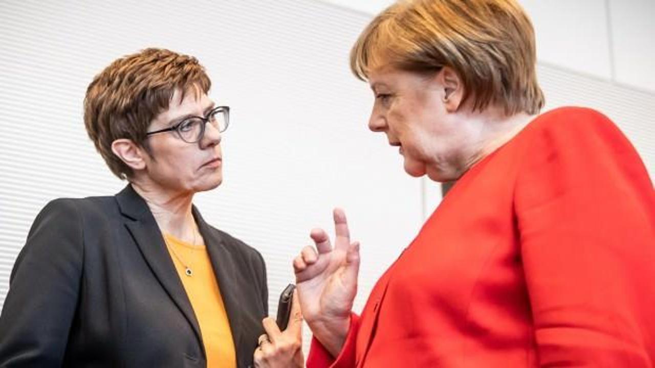 Reuters son dakika duyurdu! Almanya'da 'mini Merkel' depremi