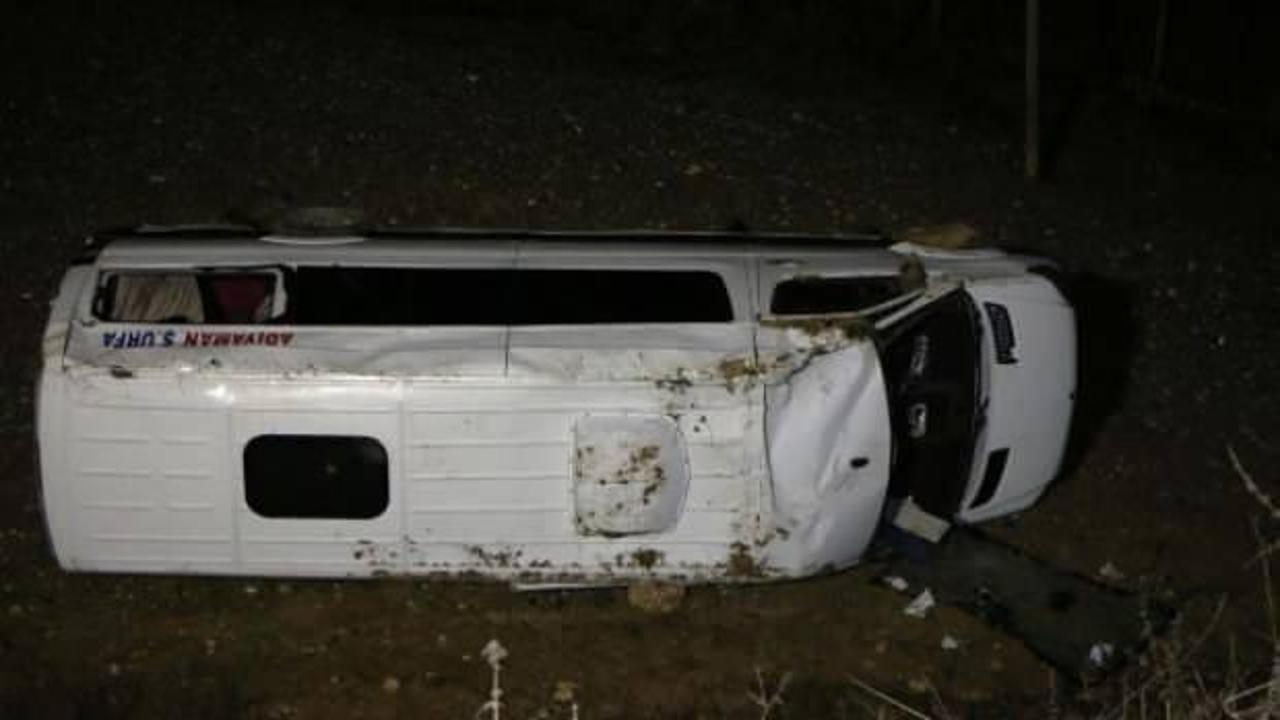Adıyaman'da yolcu minibüsü şarampole devrildi: 4 yaralı
