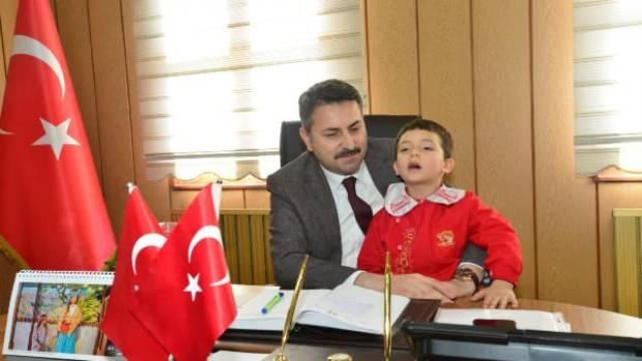 Alkışlar 5 yaşındaki Eymen'e! İstiklal Marşı'nın 10 kıtasını ezbere okudu 