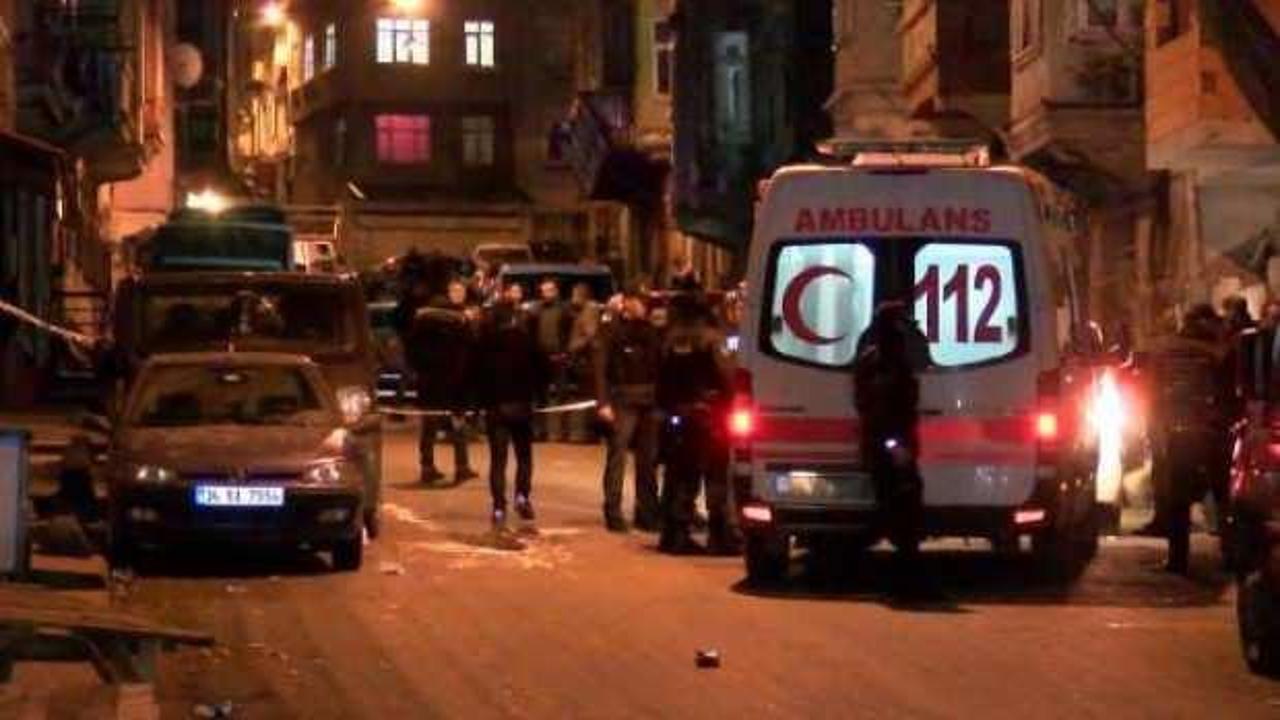 Beyoğlu'nda sokak ortasında silahlı saldırı: 1'i ağır, 2 yaralı 