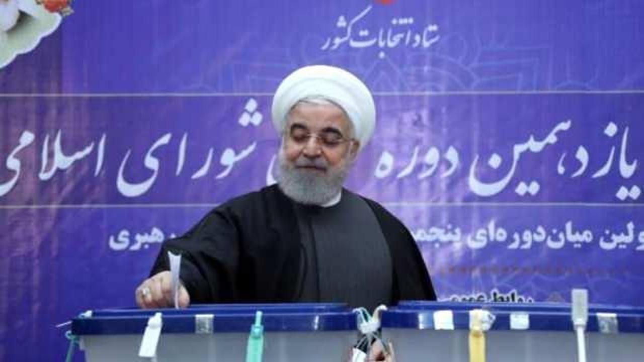 İran'da büyük gün! Cumhurbaşkanı Ruhani de oyunu kullandı