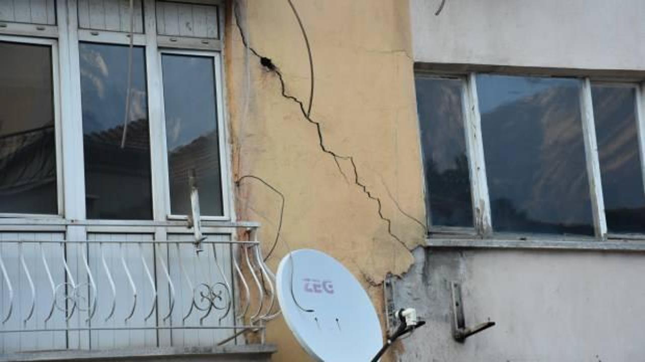 Manisa'da yıkılma tehlikesi bulunan 7 katlı apartman tahliye edildi
