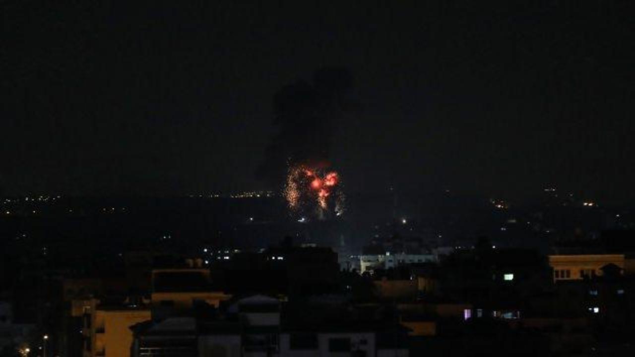 Katil İsrail durmuyor: Gazze'ye hava saldırısı