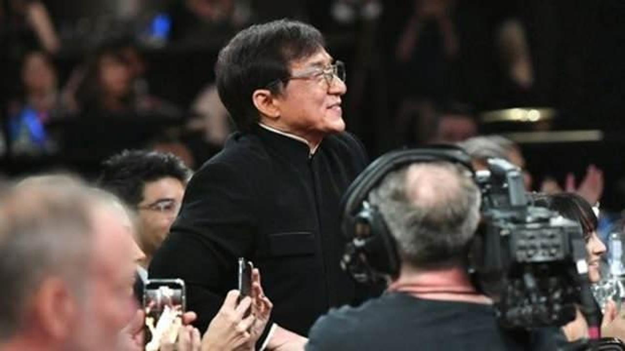 Jackie Chan karantinaya alındı iddiası