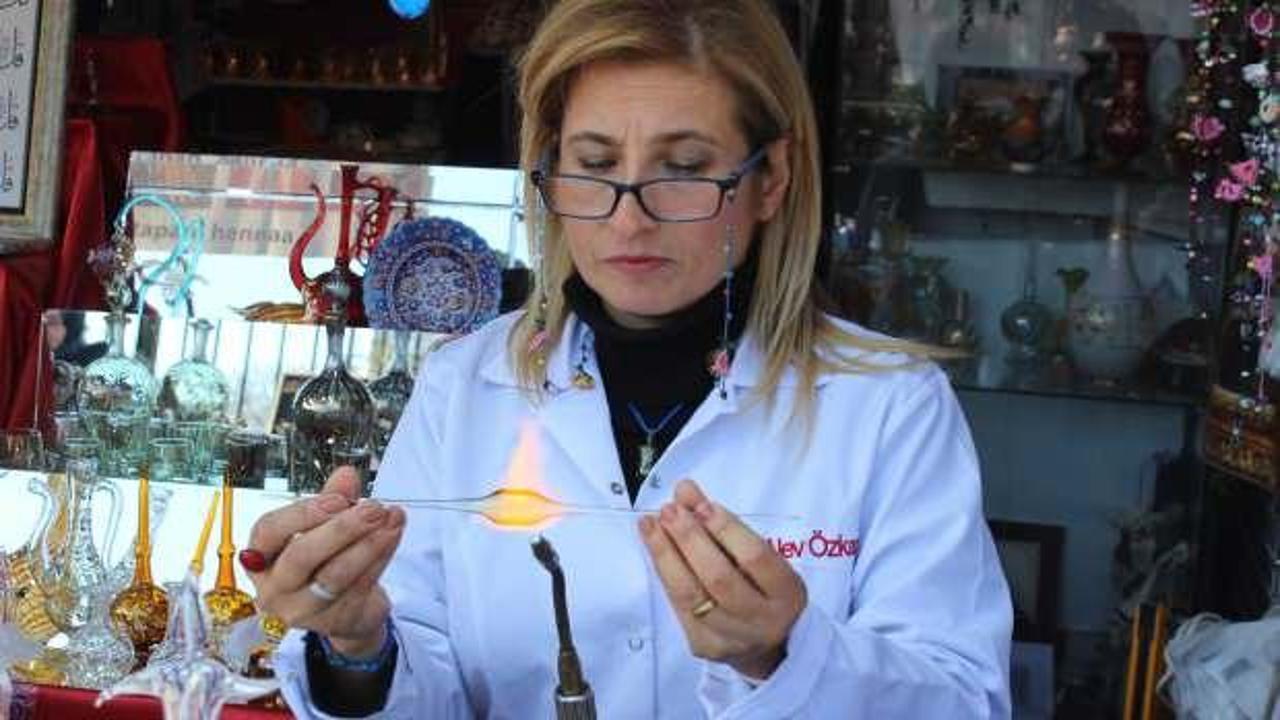 Babasının yarım asırlık mesleğine kızı sahip &ccedil;ıktı