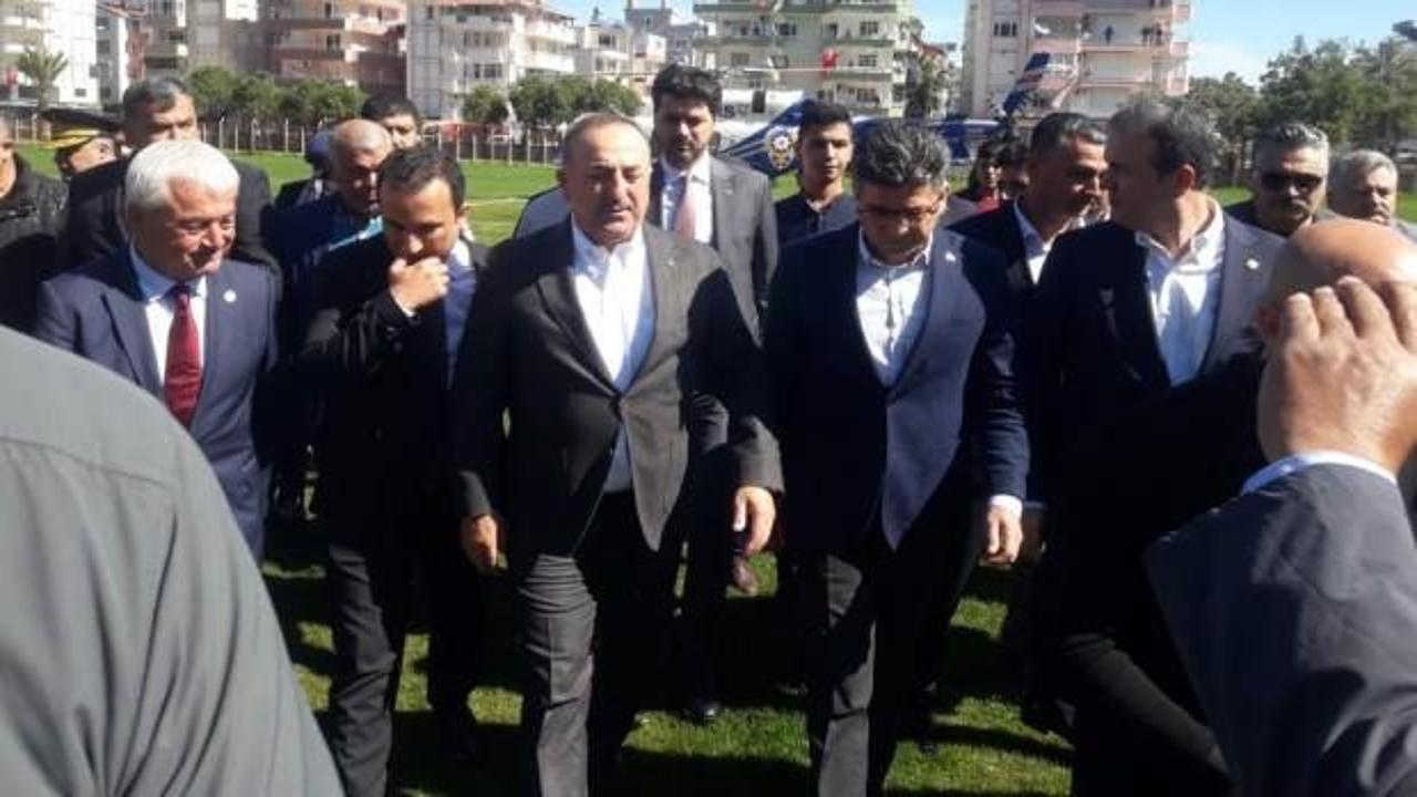 Bakan Çavuşoğlu'ndan şehit ailesine taziye ziyareti