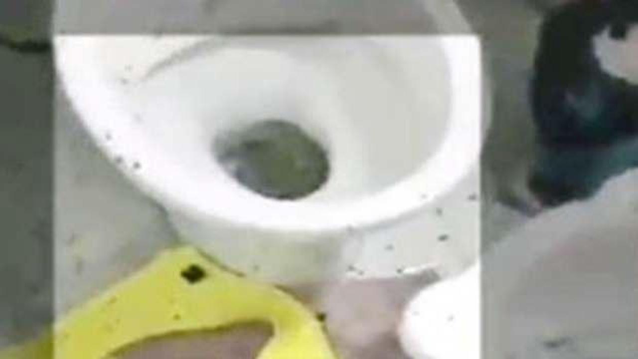 Esrarı, klozete d&ouml;kerken yakalandı