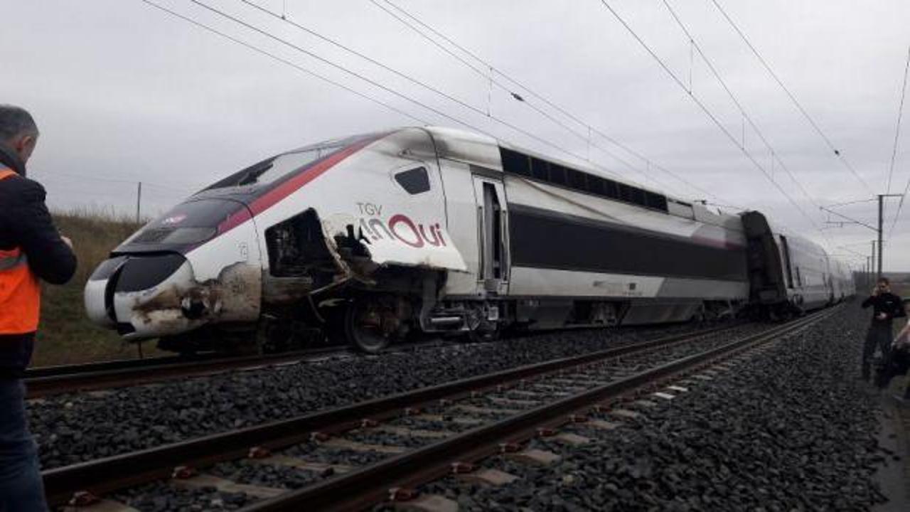 Fransa'da tren raydan çıktı: 4 yaralı