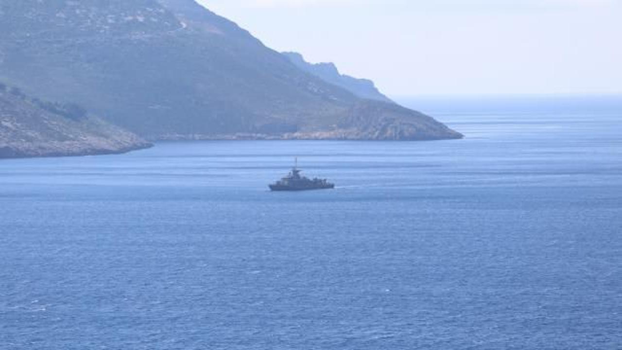 Yunan savaş gemisi Meis Adası önlerinde