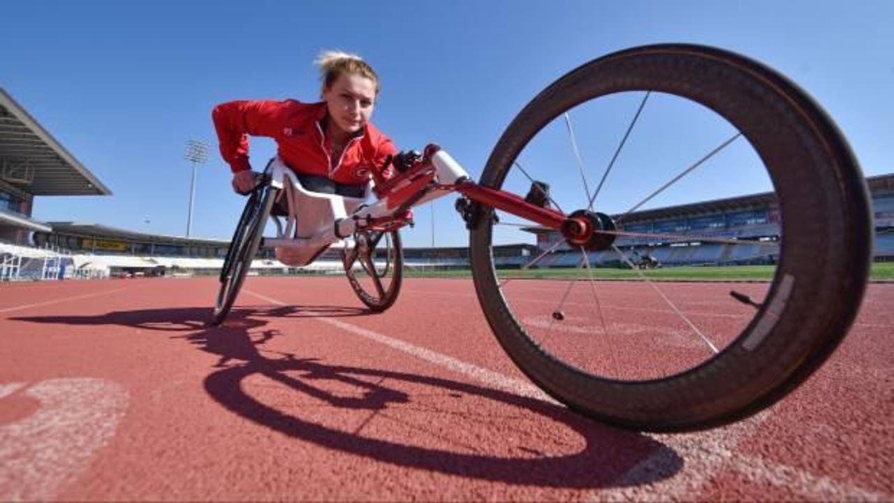 Anne sözü dinledi, atletizmde tarih yazdı