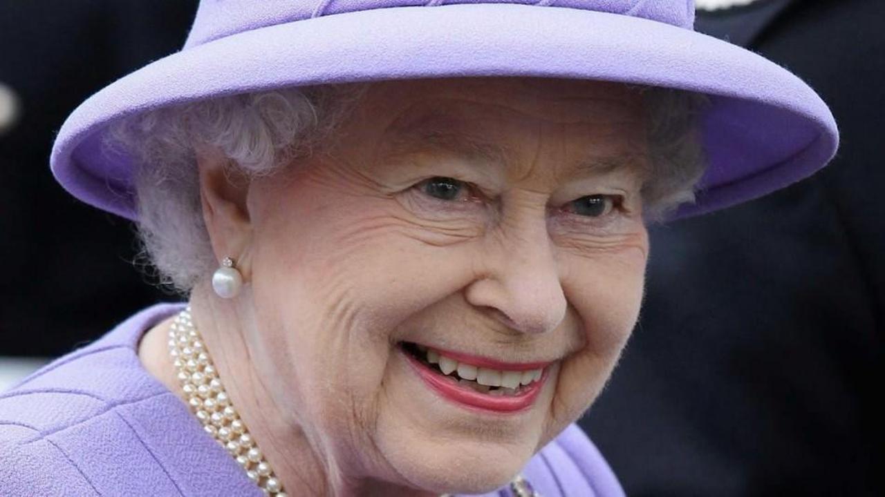 93 yaşındaki Kraliçe Elizabeth korona virüsü korkusundan sarayı terk etti!