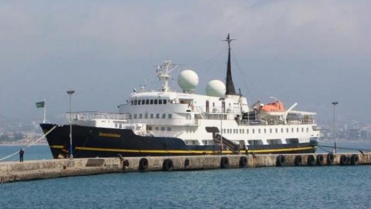 Antalya'da kruvaziyer gemi sürprizi: 92 turist giriş yaptı